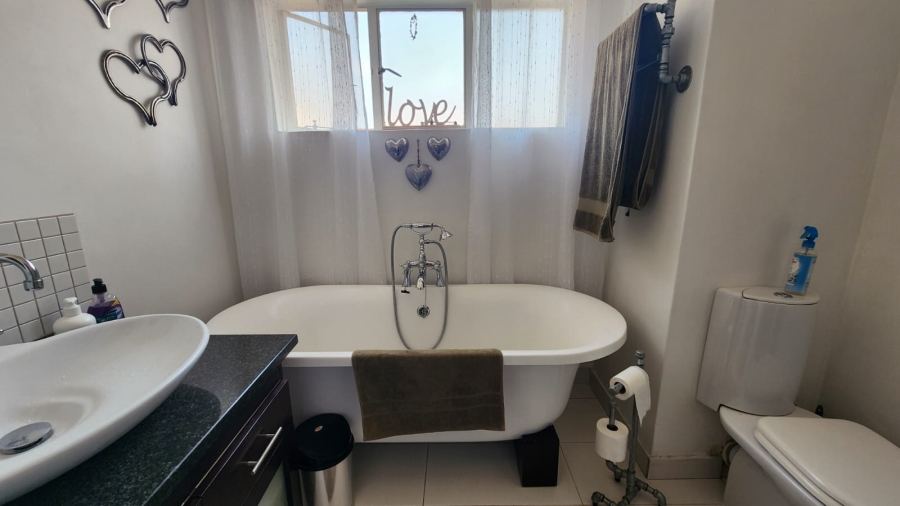 2 Bedroom Property for Sale in Rietfontein Gauteng