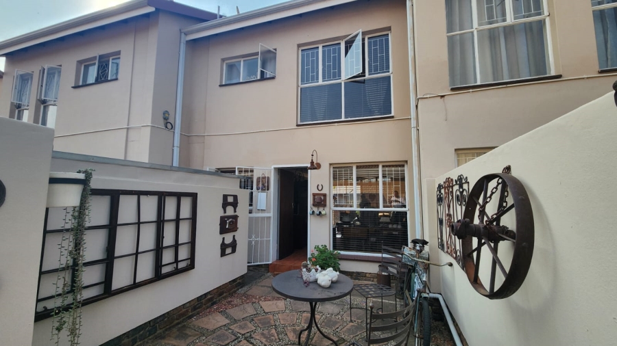 2 Bedroom Property for Sale in Rietfontein Gauteng