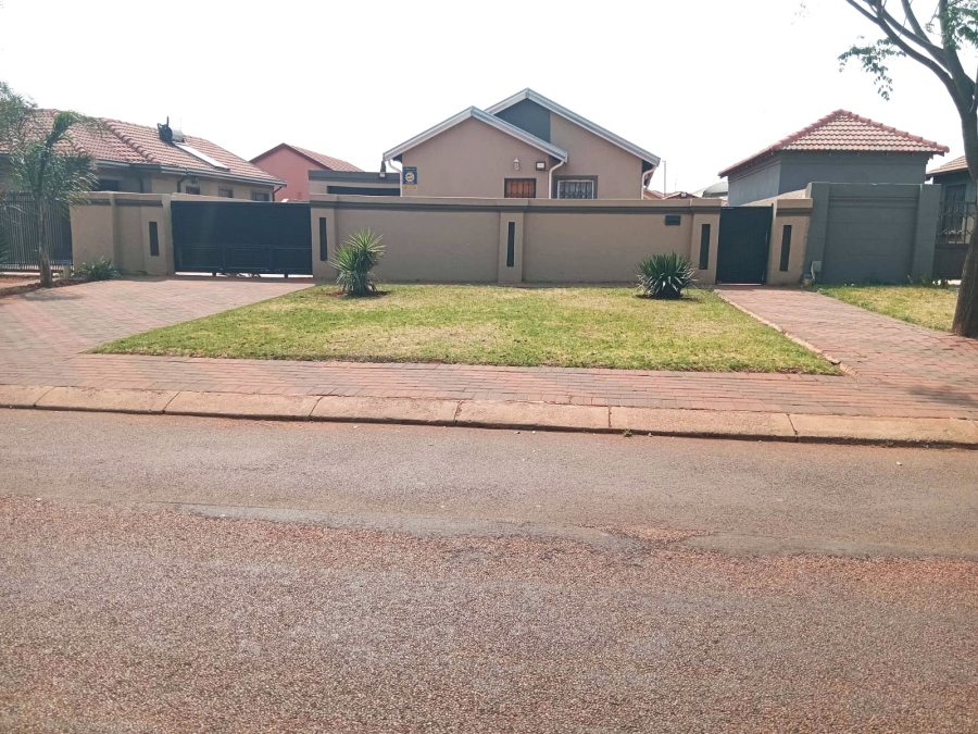 3 Bedroom Property for Sale in Dawn Park Gauteng