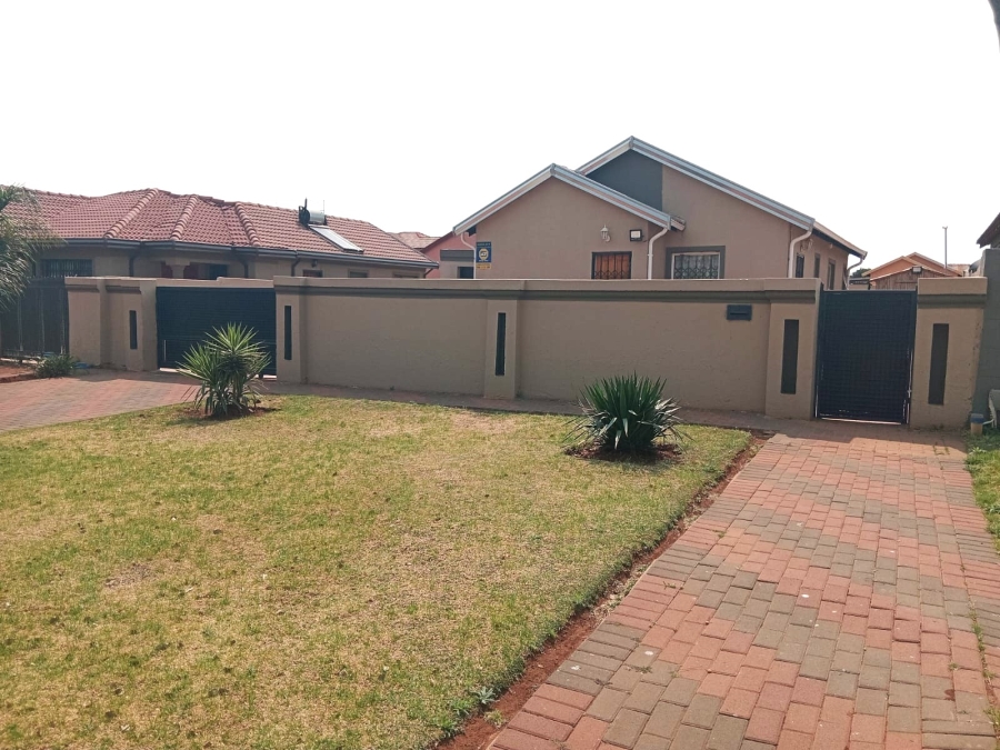 3 Bedroom Property for Sale in Dawn Park Gauteng