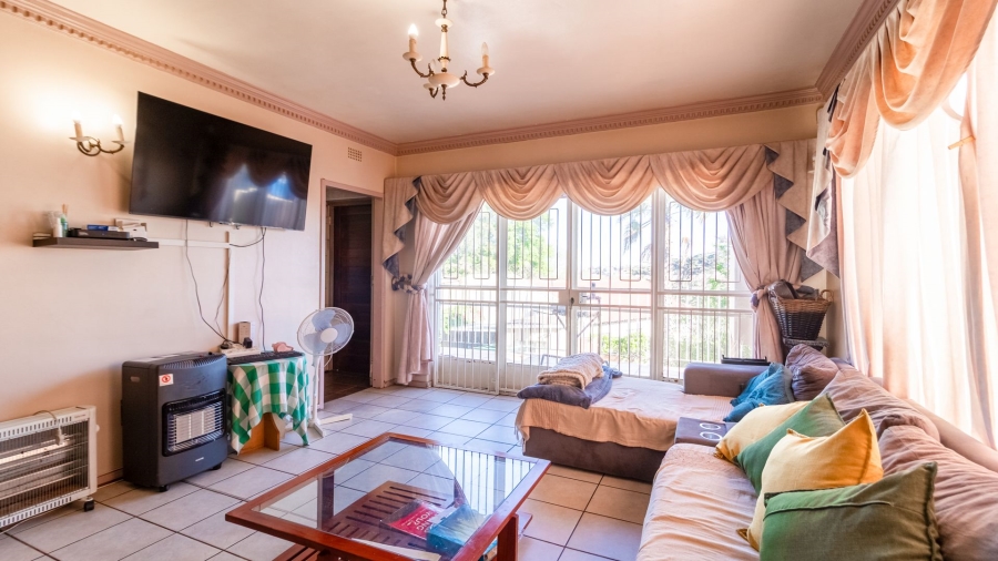 4 Bedroom Property for Sale in Oakdene Gauteng