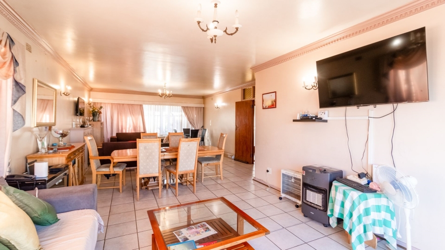 4 Bedroom Property for Sale in Oakdene Gauteng