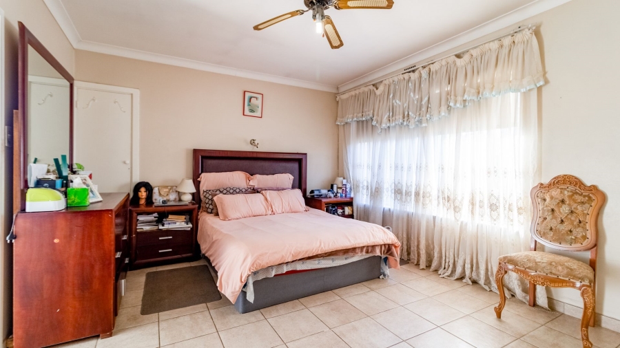 4 Bedroom Property for Sale in Oakdene Gauteng