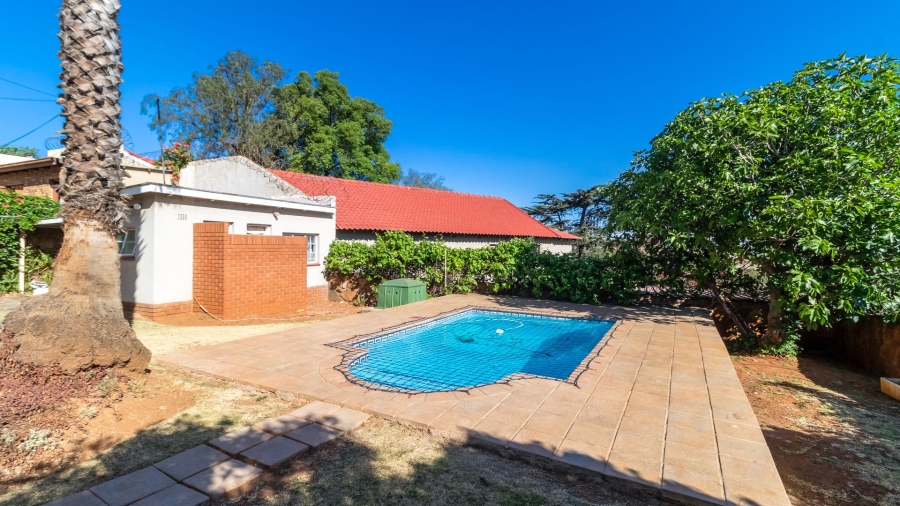 4 Bedroom Property for Sale in Oakdene Gauteng