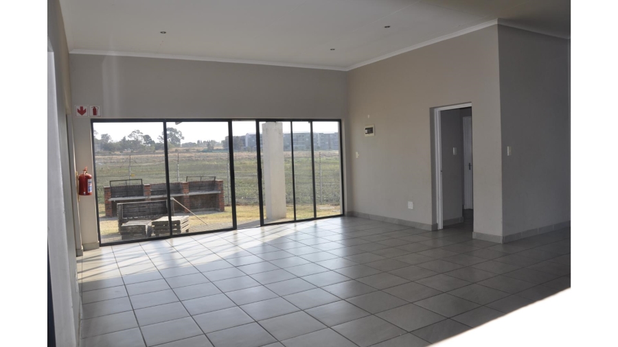 To Let 2 Bedroom Property for Rent in Noordwyk Gauteng