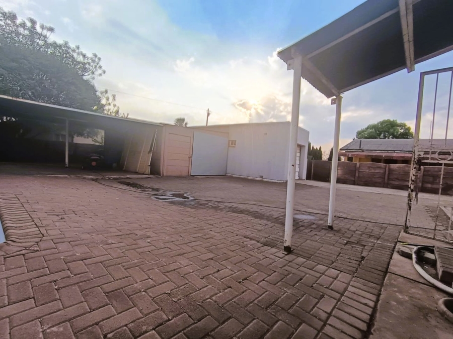 3 Bedroom Property for Sale in Kookrus Gauteng