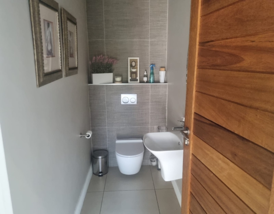 4 Bedroom Property for Sale in Midstream Estate Gauteng