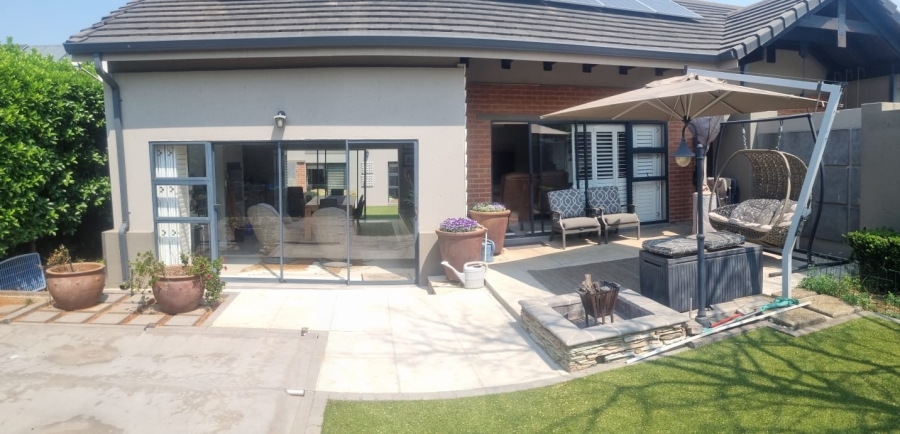 4 Bedroom Property for Sale in Midstream Estate Gauteng