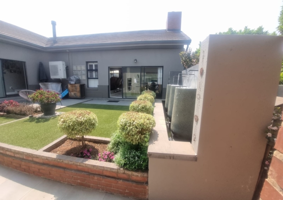 4 Bedroom Property for Sale in Midstream Estate Gauteng