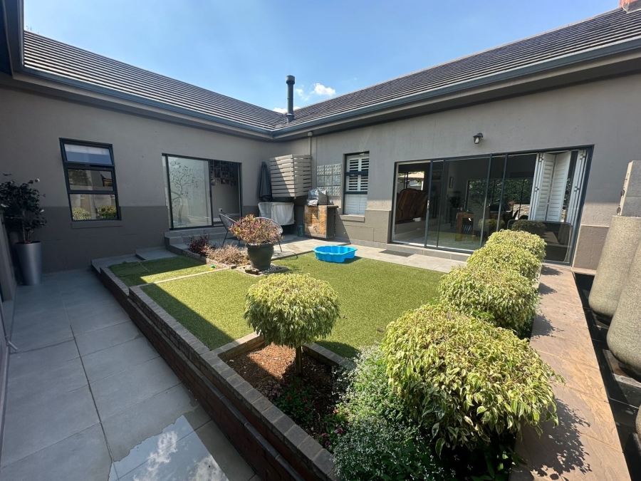 4 Bedroom Property for Sale in Midstream Estate Gauteng