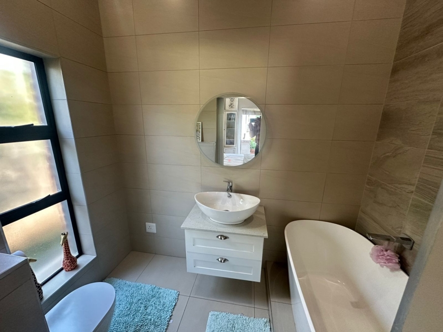 4 Bedroom Property for Sale in Midstream Estate Gauteng