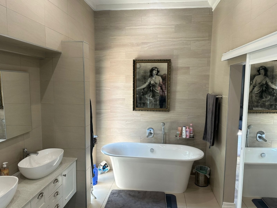 4 Bedroom Property for Sale in Midstream Estate Gauteng