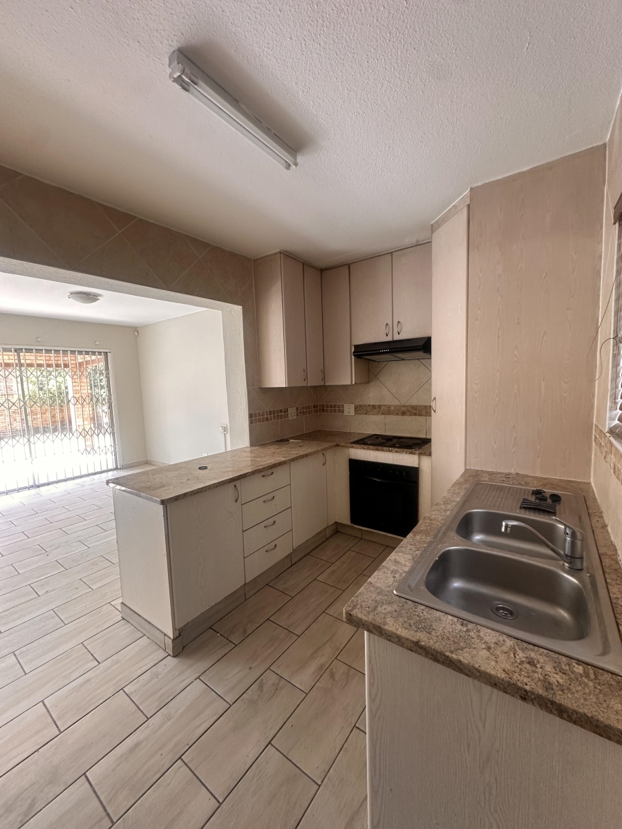 To Let 3 Bedroom Property for Rent in Kyalami Hills Gauteng