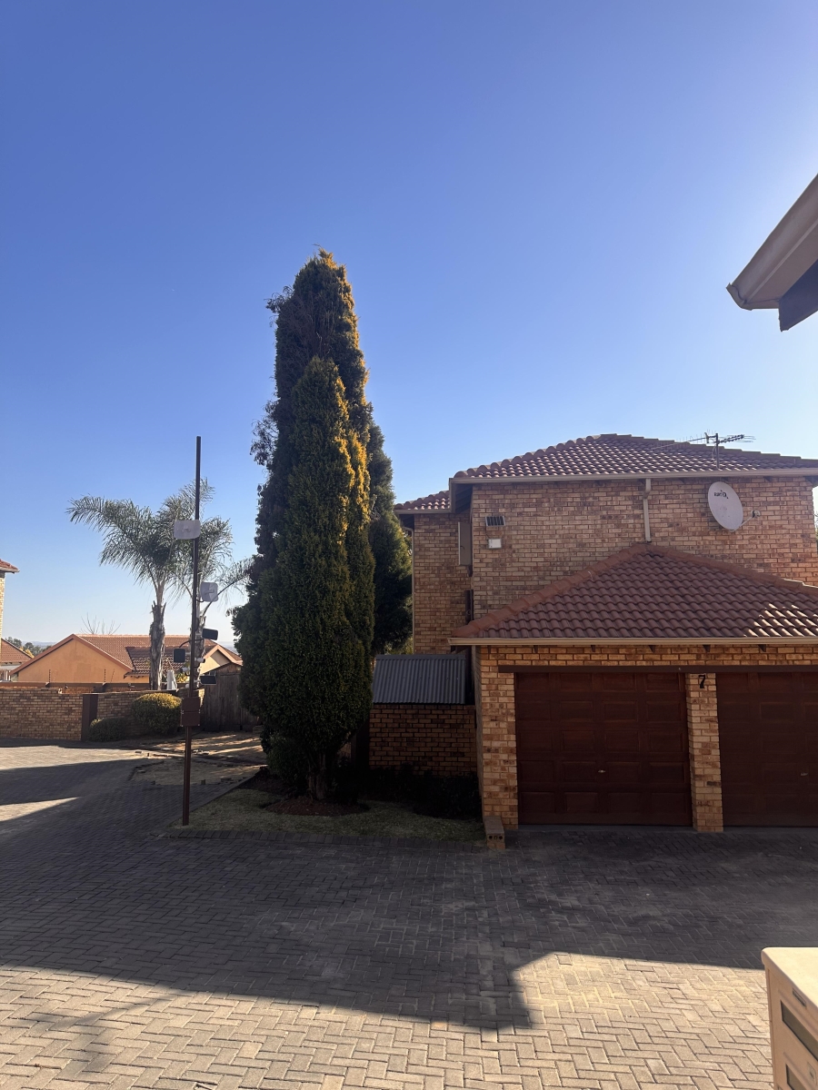 To Let 3 Bedroom Property for Rent in Kyalami Hills Gauteng