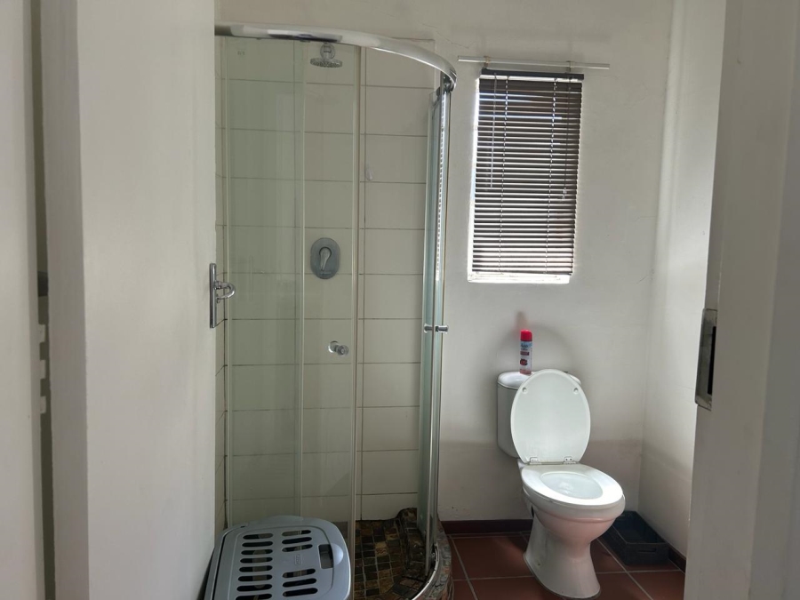 To Let 1 Bedroom Property for Rent in Queenswood Gauteng