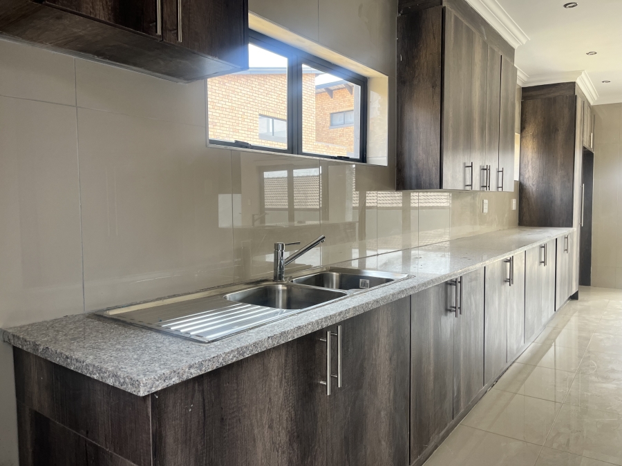 4 Bedroom Property for Sale in Eldo Village Estate Gauteng