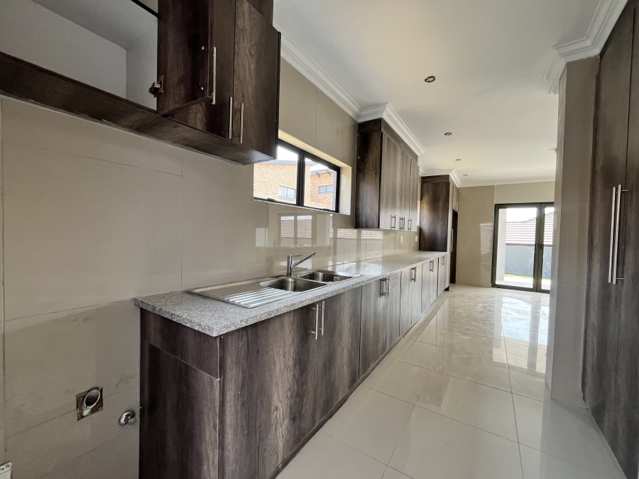 4 Bedroom Property for Sale in Eldo Village Estate Gauteng