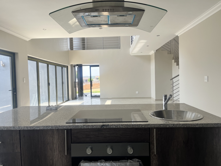4 Bedroom Property for Sale in Eldo Village Estate Gauteng