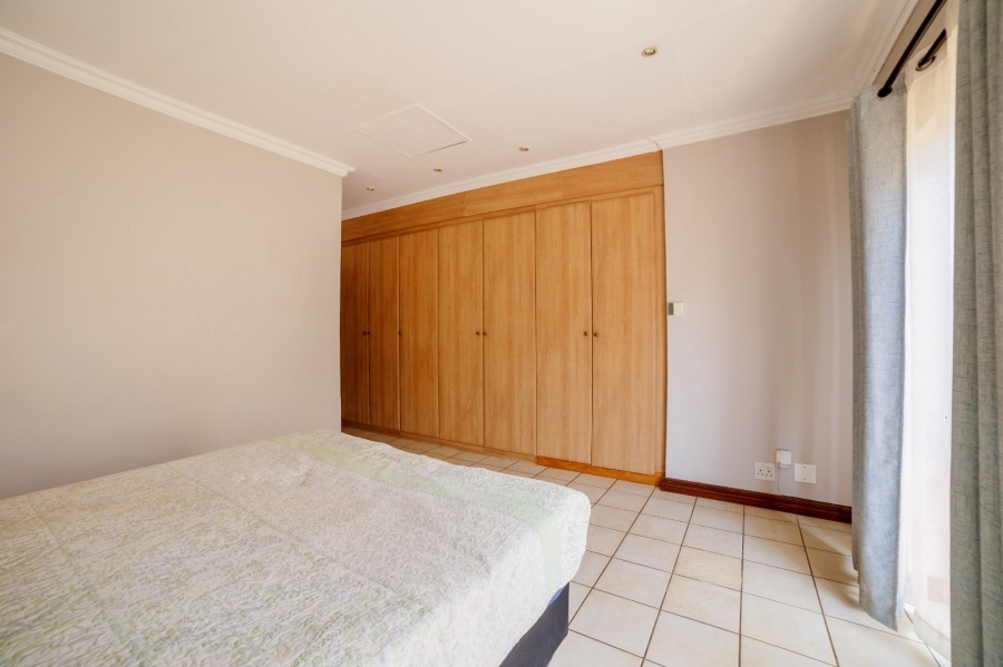 3 Bedroom Property for Sale in Faerie Glen Gauteng