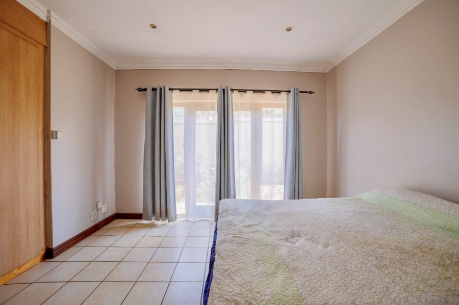 3 Bedroom Property for Sale in Faerie Glen Gauteng