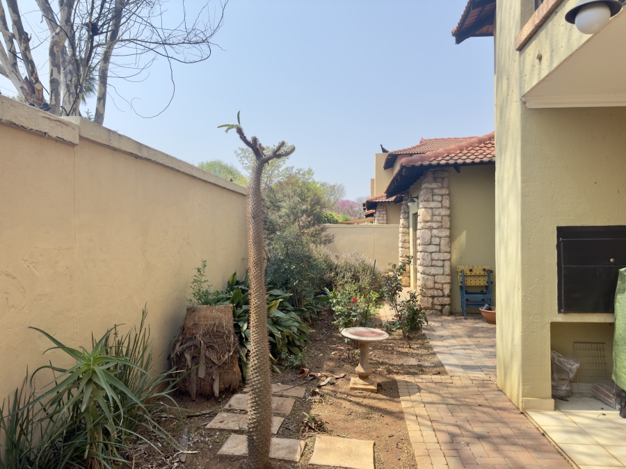 3 Bedroom Property for Sale in Faerie Glen Gauteng