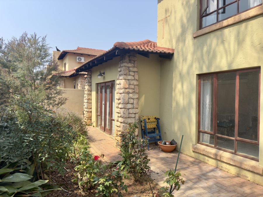 3 Bedroom Property for Sale in Faerie Glen Gauteng