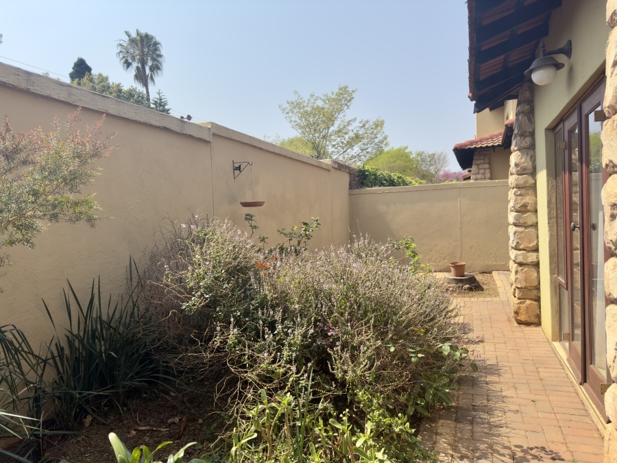 3 Bedroom Property for Sale in Faerie Glen Gauteng