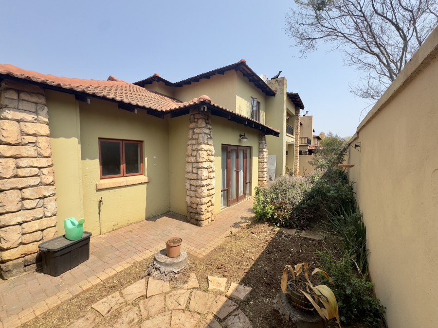 3 Bedroom Property for Sale in Faerie Glen Gauteng