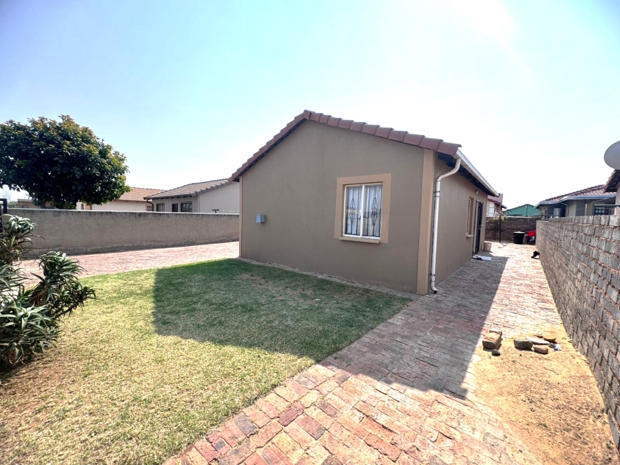3 Bedroom Property for Sale in Windmill Park Gauteng