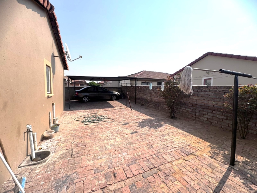 3 Bedroom Property for Sale in Windmill Park Gauteng