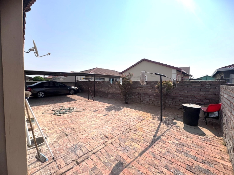 3 Bedroom Property for Sale in Windmill Park Gauteng
