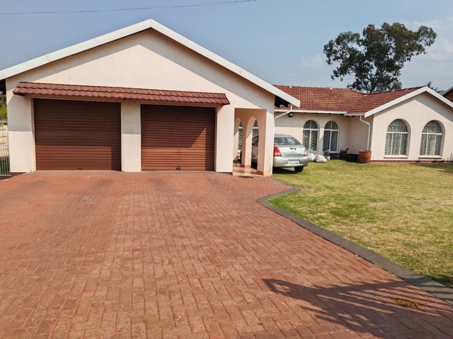 3 Bedroom Property for Sale in Bakerton Gauteng
