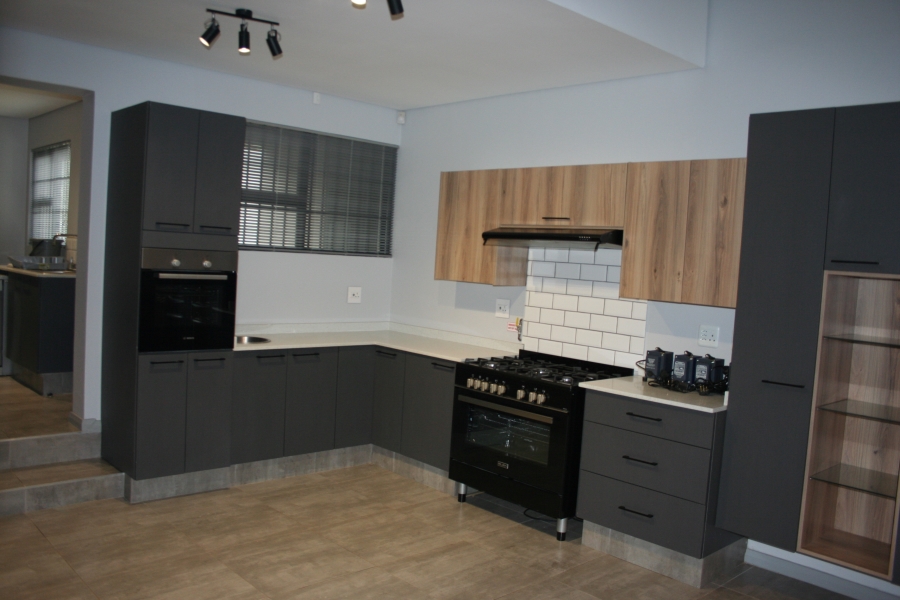 3 Bedroom Property for Sale in Ashlea Gardens Gauteng