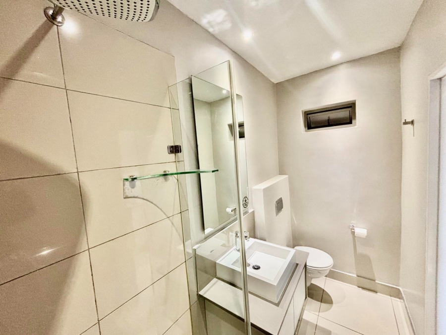 To Let 1 Bedroom Property for Rent in Rosebank Gauteng