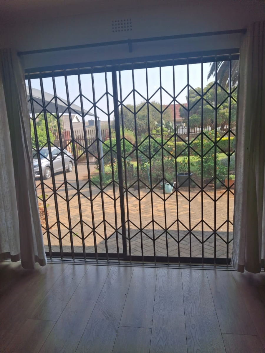 To Let 1 Bedroom Property for Rent in Eden Glen Gauteng