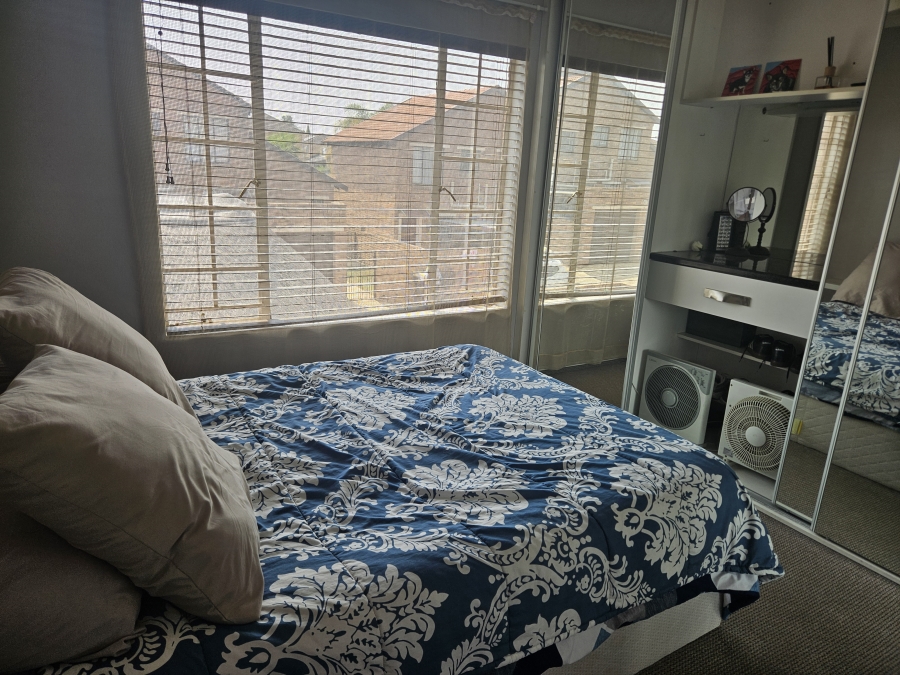 2 Bedroom Property for Sale in Wilgeheuwel Gauteng