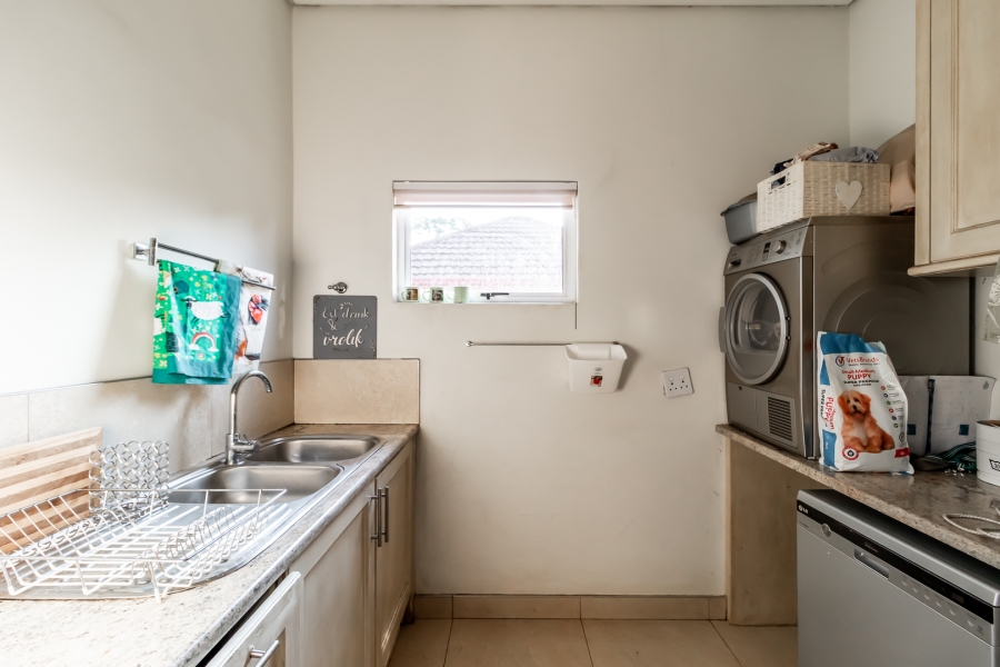 3 Bedroom Property for Sale in Waverley Gauteng