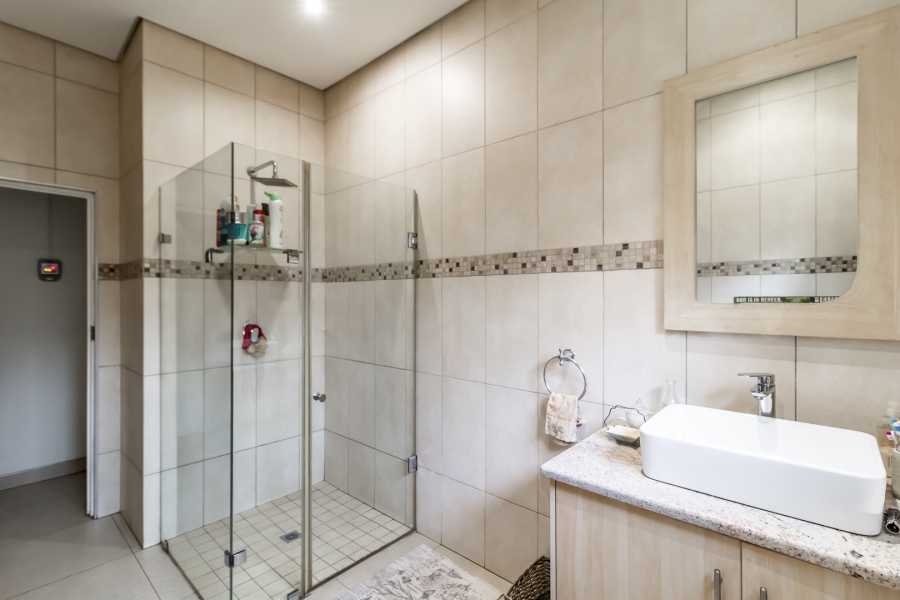 3 Bedroom Property for Sale in Waverley Gauteng