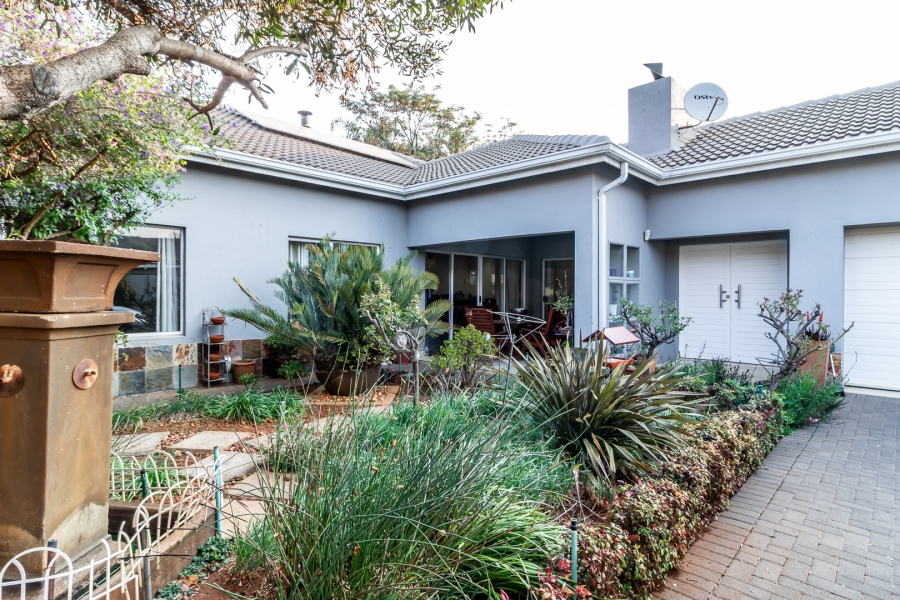 3 Bedroom Property for Sale in Waverley Gauteng