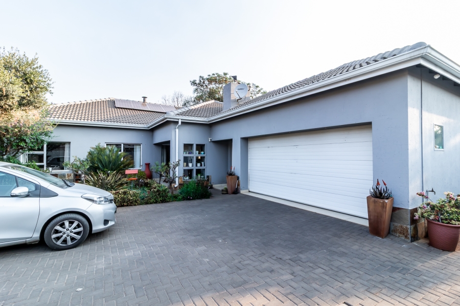 3 Bedroom Property for Sale in Waverley Gauteng