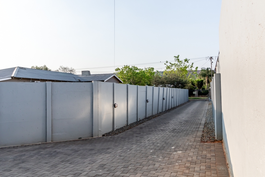 3 Bedroom Property for Sale in Waverley Gauteng