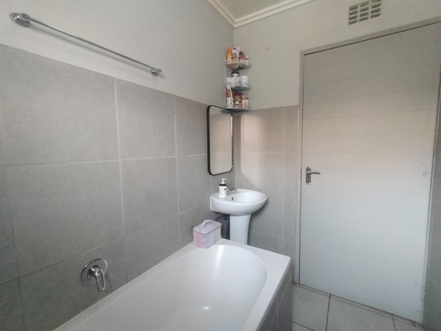 3 Bedroom Property for Sale in Protea Glen Gauteng