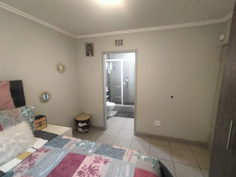 3 Bedroom Property for Sale in Protea Glen Gauteng