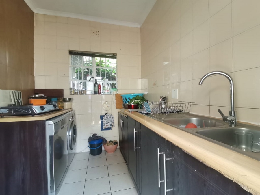 4 Bedroom Property for Sale in Mondeor Gauteng