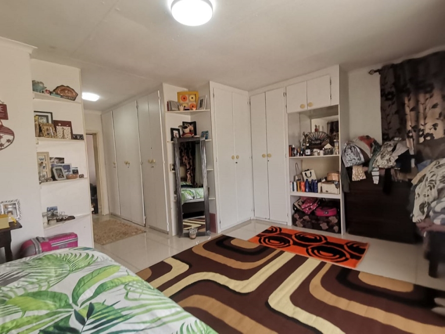 4 Bedroom Property for Sale in Mondeor Gauteng