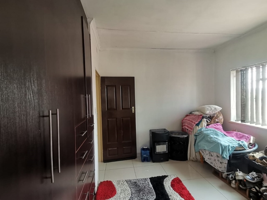 4 Bedroom Property for Sale in Mondeor Gauteng