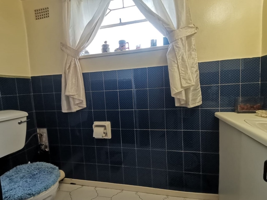 4 Bedroom Property for Sale in Mondeor Gauteng