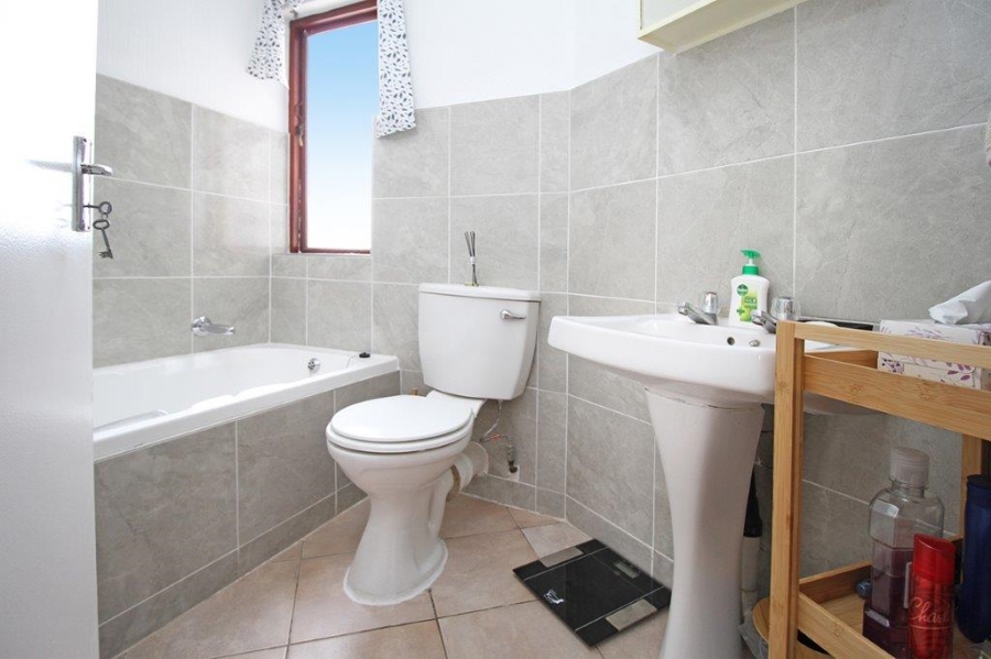 To Let 2 Bedroom Property for Rent in Victory Park Gauteng