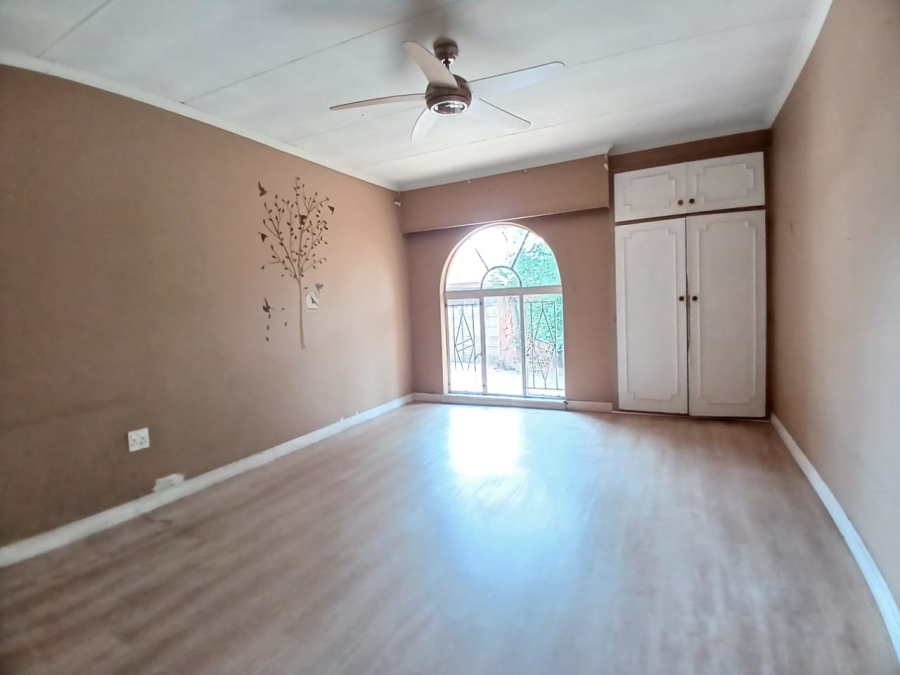 4 Bedroom Property for Sale in Vanderbijlpark SE 7 Gauteng