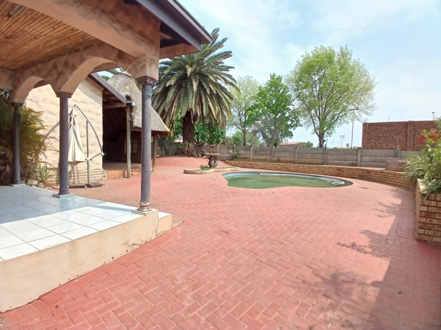 4 Bedroom Property for Sale in Vanderbijlpark SE 7 Gauteng